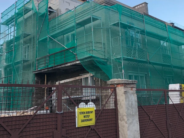 Czyszczenie elewacji z cegły betonowej